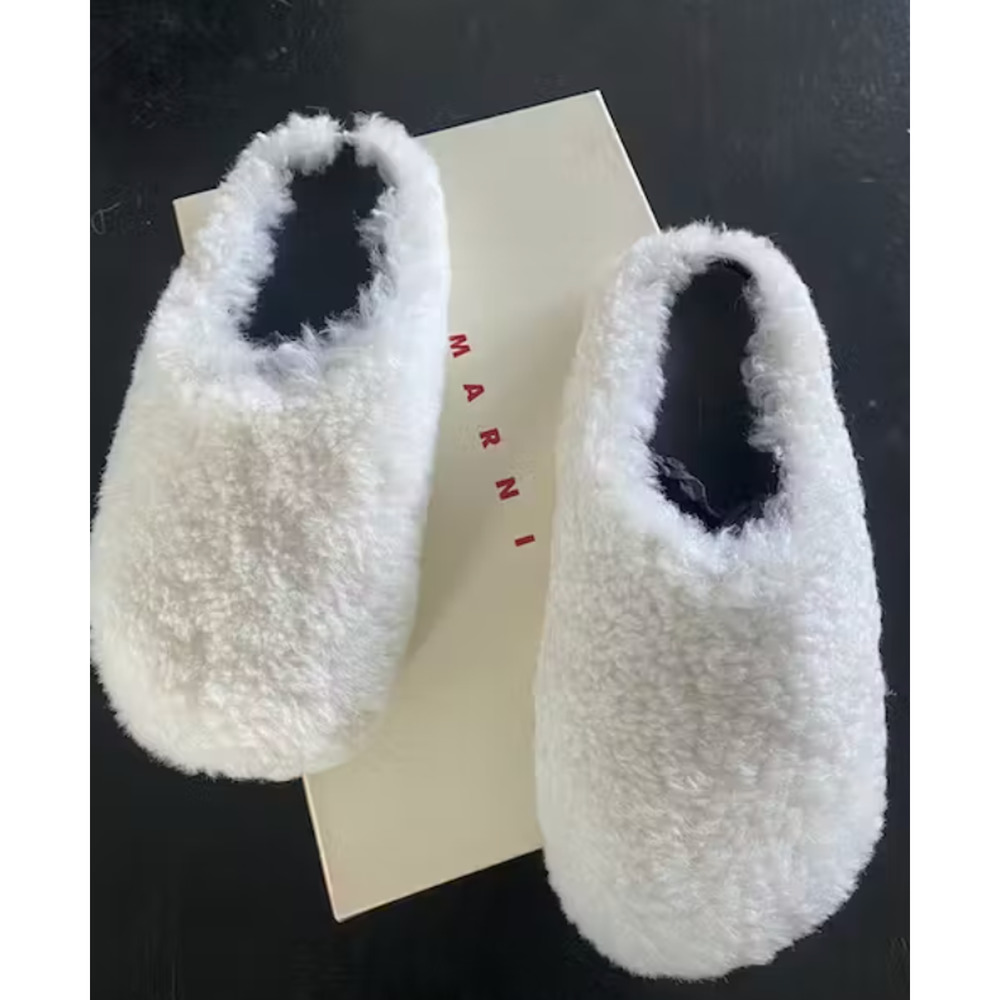 Marni White Shearling Fussbett Sabot